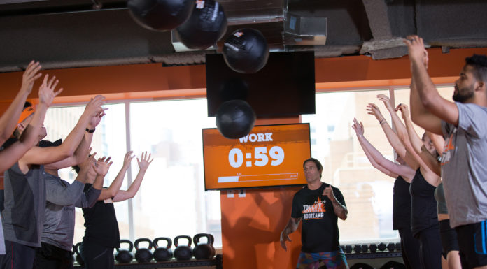 Hinderbaneloppet Tough Mudder startar gymkoncept