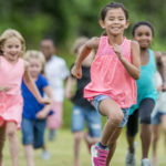 Nio av tio tycker barn behöver röra sig mer – Föräldrar vill vara mer aktiva med sina barn