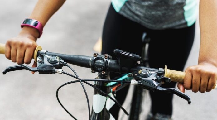 Elcyklister bränner fler kalorier än traditionella cyklister