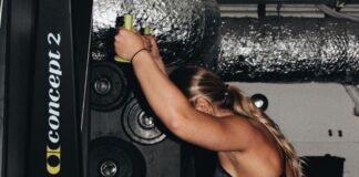 Elvira Ek satte världsrekord i 1 000 meter stakmaskin