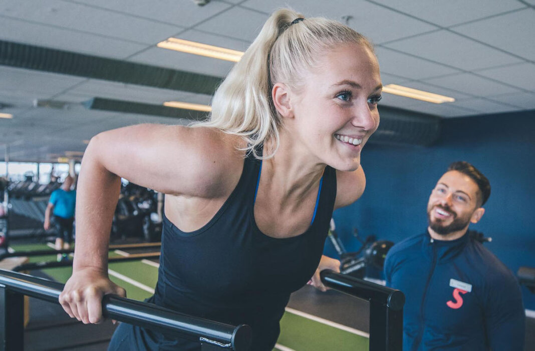 Sats expanderar padel