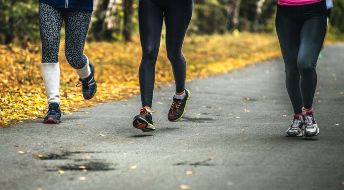 Ny forskarstudie: Den fysiska aktiviteten hos svenskar har minskat till följd av coronapandemin och kvinnor har påverkats mer än män