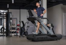 TRUE Fitness lanserar löpbandet Stryker Slat Treadmill