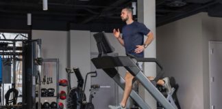 TRUE Fitness lanserar löpbandet Stryker Slat Treadmill