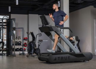 TRUE Fitness lanserar löpbandet Stryker Slat Treadmill