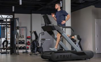 TRUE Fitness lanserar löpbandet Stryker Slat Treadmill