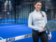SATS utvecklar padelverksamheten – satsning på träning för barn Padelspelande tjej på SATS