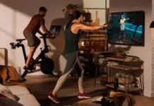 Pelotonaktien rasade efter att bolaget rapporterat en stor förlust och sjunkande intäkter