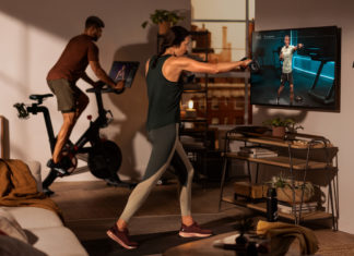 Pelotonaktien rasade efter att bolaget rapporterat en stor förlust och sjunkande intäkter