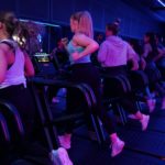 Technogym och SATS i nytt samarbete för att lyfta HIIT-klasser i Norden Löpning på löpbandet technogym Skillrun hos träningskedjan SATS