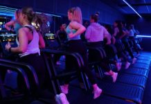 Technogym och SATS i nytt samarbete för att lyfta HIIT-klasser i Norden Löpning på löpbandet technogym Skillrun hos träningskedjan SATS