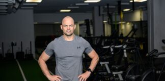 Drivkraft Solna anordnar en heldag för tränings- och hyroxentusiaster  Martin Dahlman, ägare av gymmet Drivkraft Solna