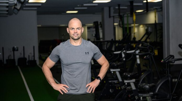 Drivkraft Solna anordnar en heldag för tränings- och hyroxentusiaster Martin Dahlman, ägare av gymmet Drivkraft Solna