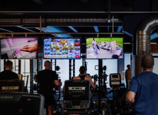 Har ni koll på er tv-lösning? Tele2 stänger ner marksänd betal-TV vid årsskiftet – så säkrar ni era TV-tjänster Tv-skärmar vid löpband på gym med Nenda effect tv streaming för gym