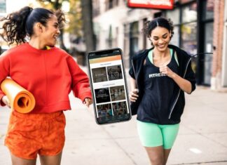 EGYM förvärvar FitReserve FitReserve app women running
