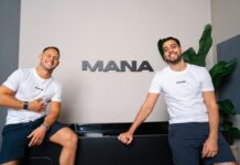 Från brottningsmatta till kallbad: svenska mästaren Alexander Bica satsar på hälsa och välmående Alexander Bica och Elias Alhar