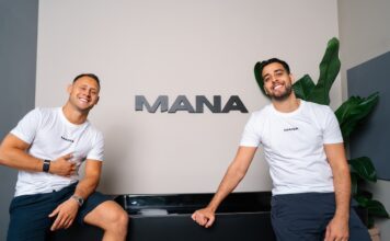 Från brottningsmatta till kallbad: svenska mästaren Alexander Bica satsar på hälsa och välmående Alexander Bica och Elias Alhar