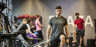 Friskis teamar upp med HYROX Friskis&Svettis utfallsgång med kettlebells