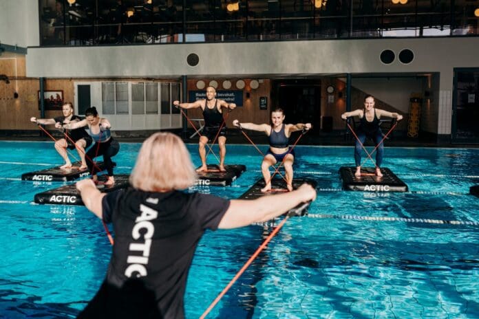 Actic Aqua Float träning på vatten