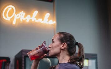 Optishake – funktionsdrycken som blir en naturlig del av träningsrutinen Optishake kvinna