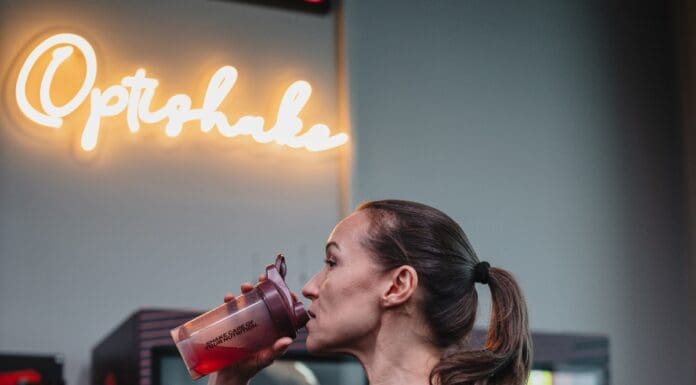 Optishake – funktionsdrycken som blir en naturlig del av träningsrutinen Optishake kvinna