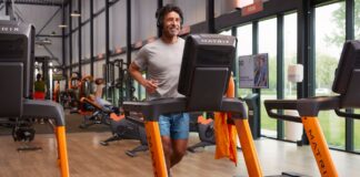 Basic-Fit förvärvar Clever Fit – blir marknadsledande i Tyskland och går in i franchise-segmentet Basic_Fit Cardio Treadmill man