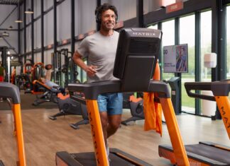 Basic-Fit förvärvar Clever Fit – blir marknadsledande i Tyskland och går in i franchise-segmentet Basic_Fit Cardio Treadmill man