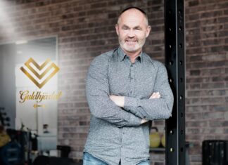 Magnus Wilhelmsson får årets Hederspris på Guldhjärtat-galan Magnus Wilhelmsson poserar vid en stolpe i ett gym