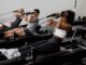 ClassPass årssummering träningstrender 2025 Grupp av människor tränar pilates på reformer-maskiner