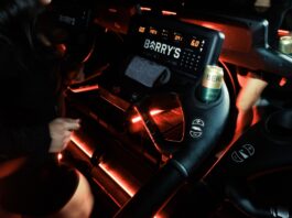 Barry’s ingår globalt partnerskap med alkoholfritt ölmärke