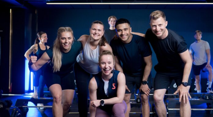 SATS avslutar 2025 med rekord – växer både i intäkter och medlemsaktivitet SATS människor som tränar på gym gruppträning