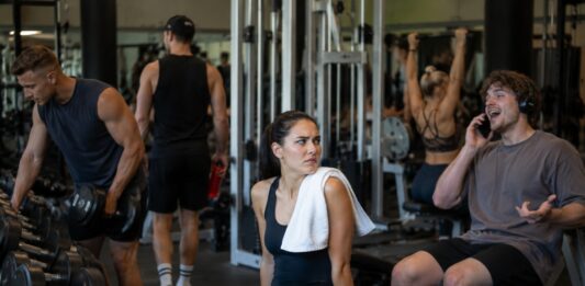 Undersökning: Det här stör svenskarna mest på gymmet
