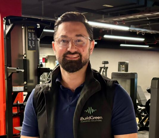 ”Golvet ska hålla minst lika länge som maskinerna” – Taher Anosheh om iBuildGreen och gymgolvet 2026